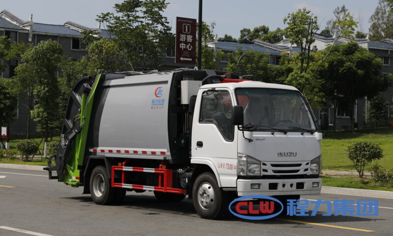 isuzu compressed garbage truck 2